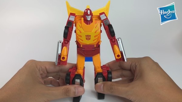 Power Of The Primes Leader Wave 1 Rodimus Prime Chinese Video Review With Screenshots 32 (32 of 76)